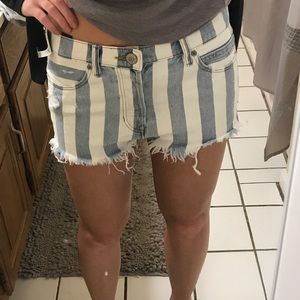 NWT Vintage Midrise Express Denim Shorts ❤️